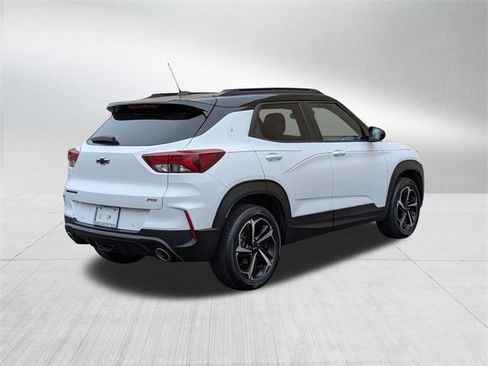 Used 2021 Chevrolet TrailBlazer RS w/ Technology Package image 5