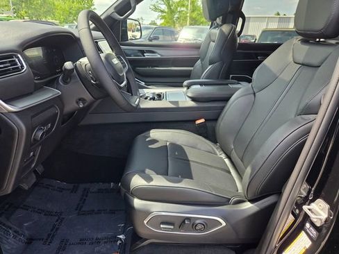 New 2026 Jeep Grand Wagoneer L 2WD image 3