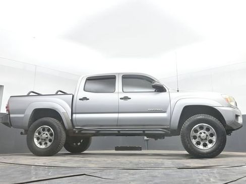 Used 2015 Toyota Tacoma 4x4 Double Cab w/ SR5 Package image 35
