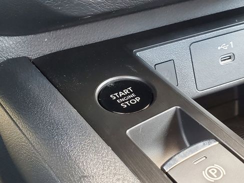 New 2026 Nissan Kicks SV image 29