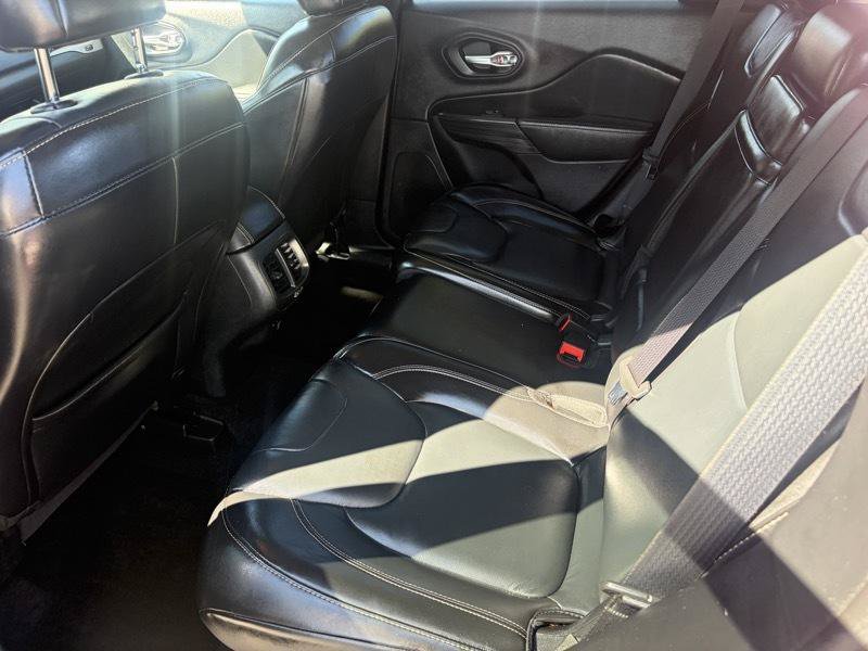 Used 2016 Jeep Cherokee Limited AWD/4WD image 8