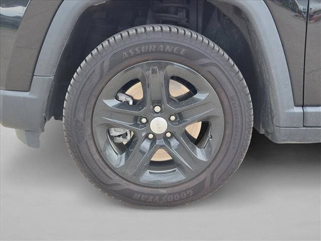 Used 2023 Jeep Compass Latitude AWD/4WD image 23