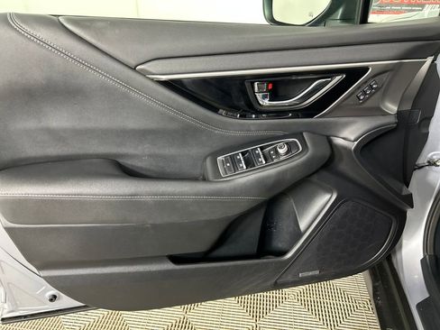 Used 2022 Subaru Outback Limited image 10