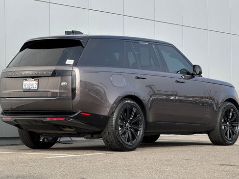 Certified 2023 Land Rover Range Rover SE image 5