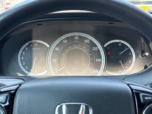 Used 2017 Honda Accord EX-L image 13