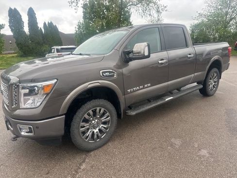 Used 2016 Nissan Titan Platinum Reserve image 2