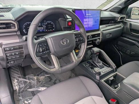 Used 2025 Toyota Tacoma TRD Off-Road w/ TRD Off Road Upgrade Package AWD/4WD image 10