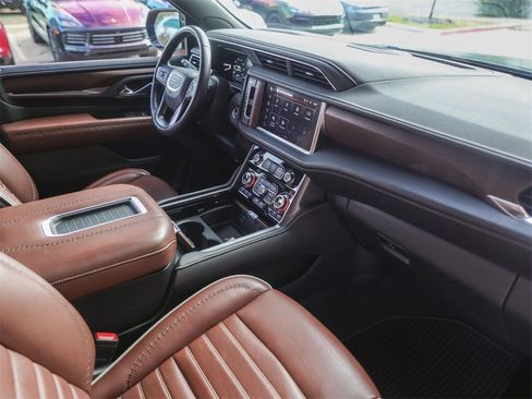 Used 2023 GMC Yukon Denali Ultimate image 39