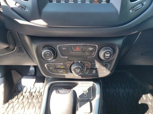 Used 2021 Jeep Compass Sport AWD/4WD image 22
