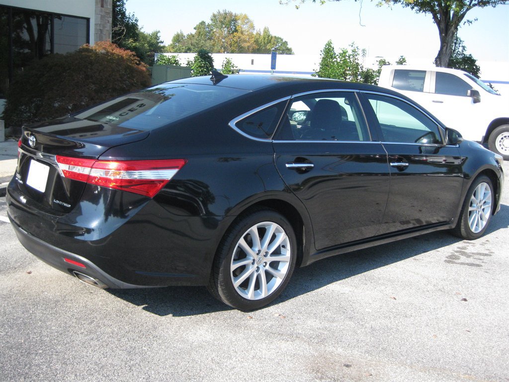Used 2013 Toyota Avalon Limited FWD image 8