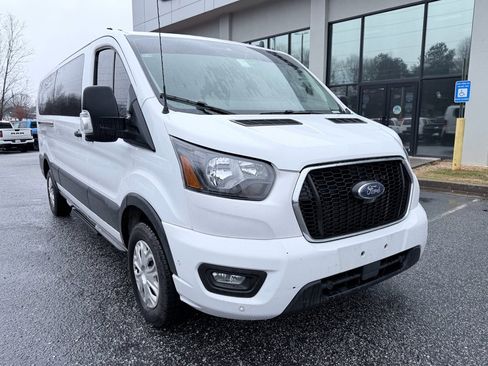 Used 2023 Ford Transit 350 XLT image 2