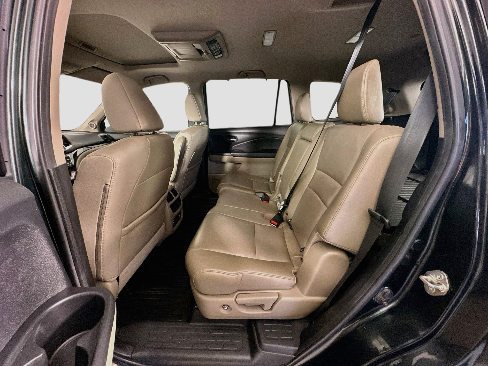 Used 2018 Honda Pilot Touring image 30
