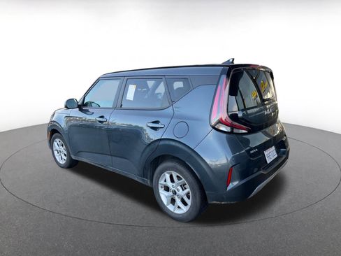 Used 2025 Kia Soul LX w/ LX Technology Package image 5