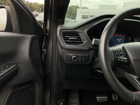 Used 2023 Ford Escape ST-Line image 22