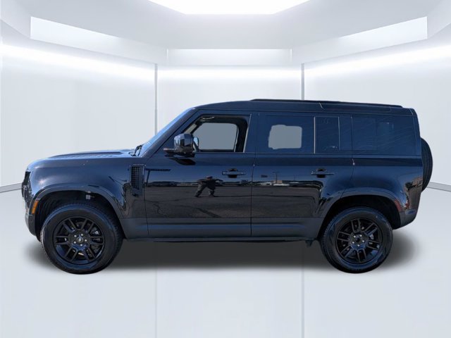 Used 2025 Land Rover Defender 110 S AWD/4WD image 7