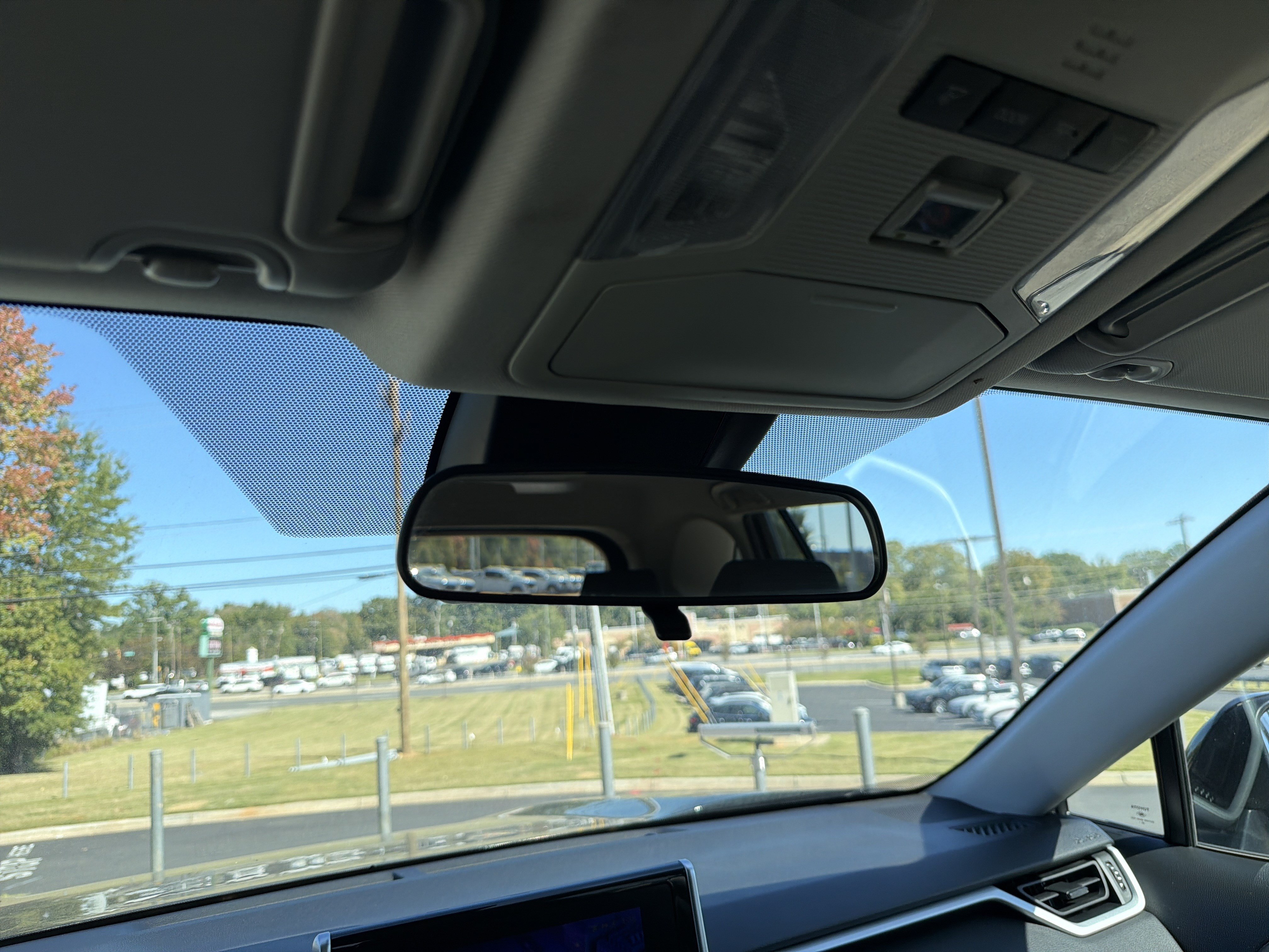 Used 2023 Toyota RAV4 XLE FWD image 12