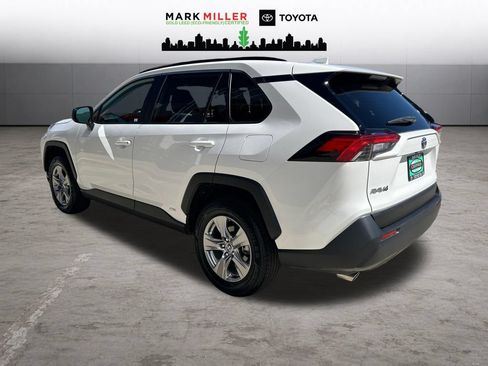 Certified 2024 Toyota RAV4 LE AWD/4WD image 3