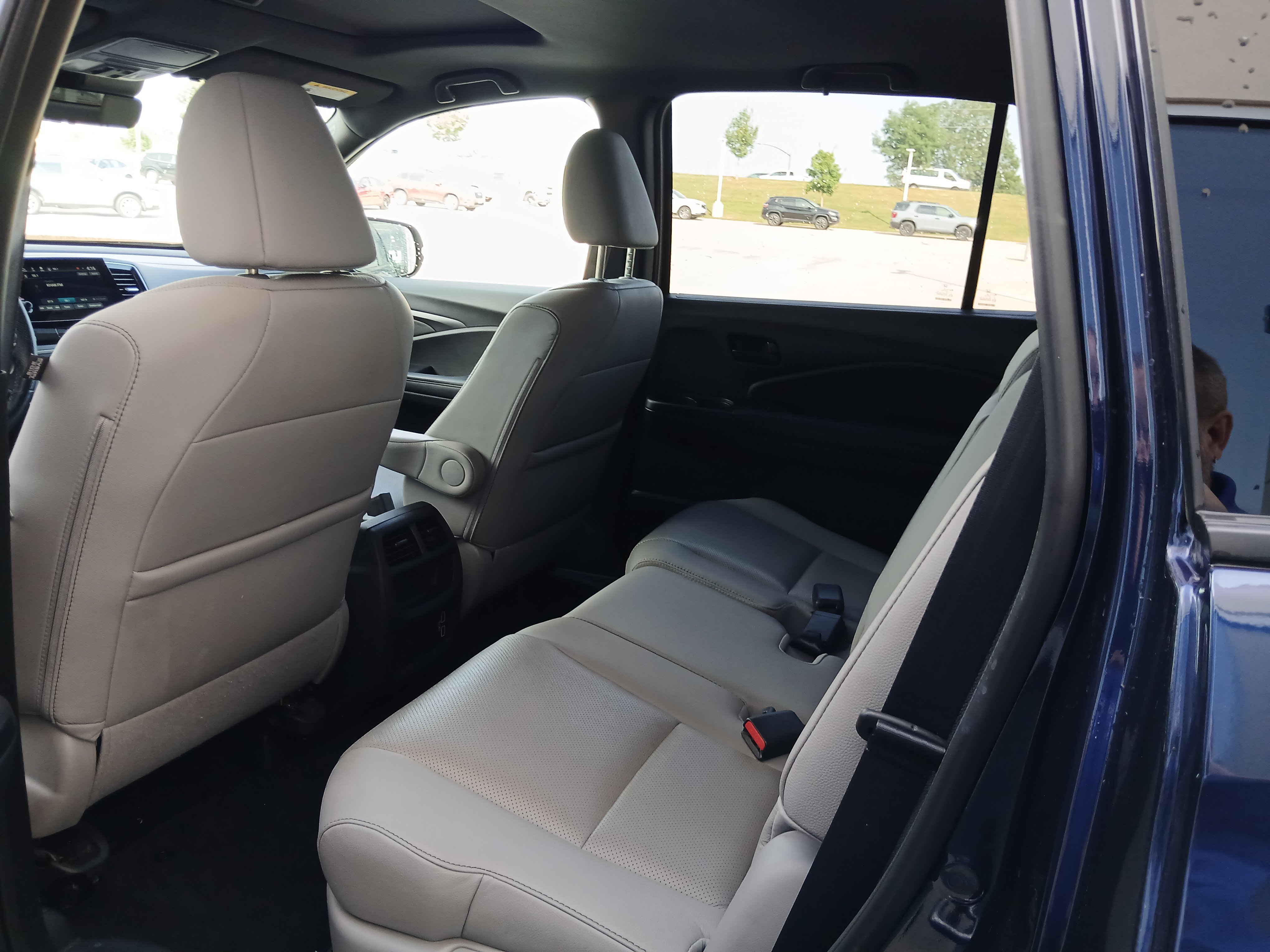 Used 2023 Honda Passport EX-L image 9