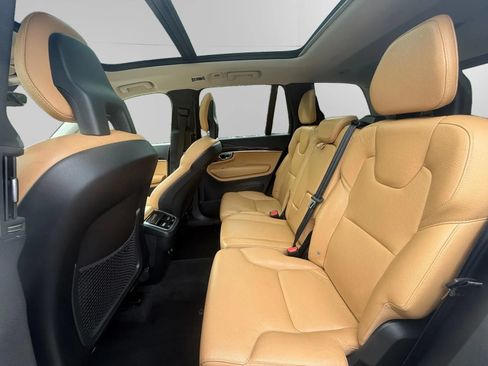 Used 2016 Volvo XC90 T6 Momentum w/ Momentum Plus Package AWD/4WD image 16