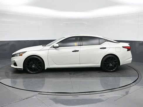 Used 2020 Nissan Altima 2.0 Platinum image 4