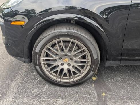 Used 2018 Porsche Cayenne AWD/4WD image 9