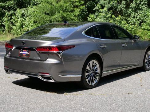 Used 2019 Lexus LS 500 w/ Luxury Package RWD image 9