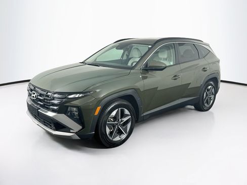 Used 2025 Hyundai Tucson SEL FWD image 3
