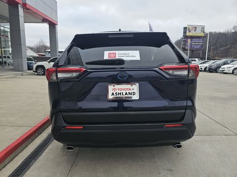 Certified 2022 Toyota RAV4 XLE Premium image 6