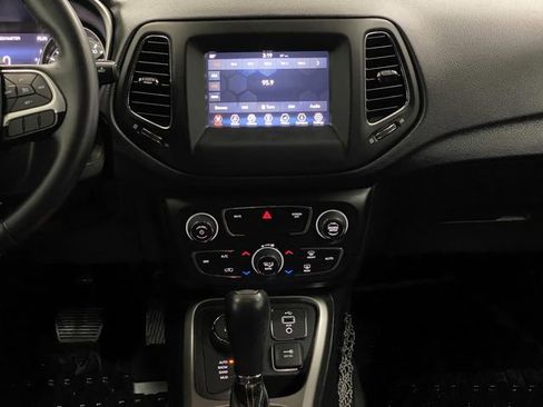 Used 2018 Jeep Compass Latitude w/ Popular Equipment Group image 7