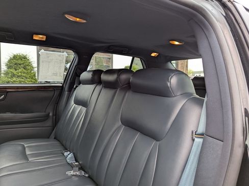 Used 2007 Cadillac DTS FWD image 32