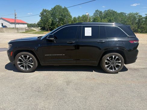 Used 2023 Jeep Grand Cherokee Overland AWD/4WD image 6