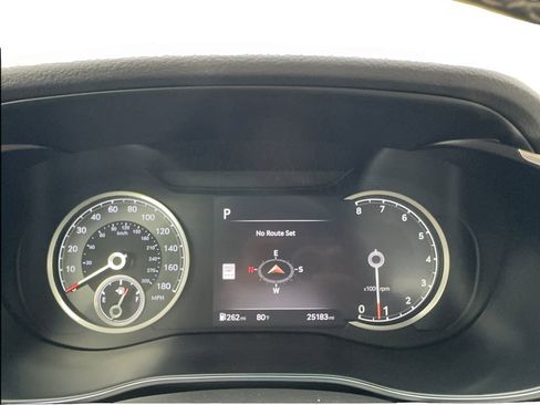 Used 2025 Genesis G70 2.5T RWD image 40