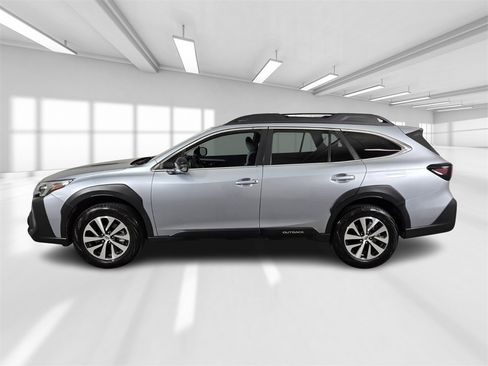 Certified 2024 Subaru Outback Premium image 3