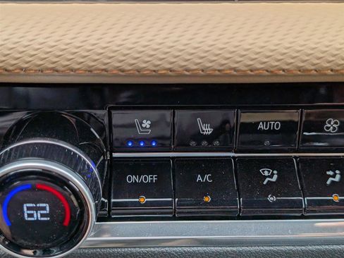 New 2026 Chevrolet Equinox ACTIV w/ Convenience Package III image 23