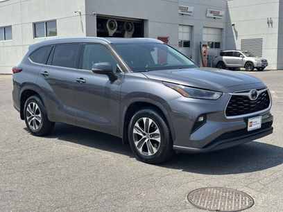 Certified 2021 Toyota Highlander XLE