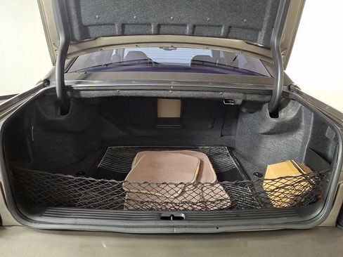 Used 2002 Cadillac De Ville w/ Comfort/Convenience Pkg image 28