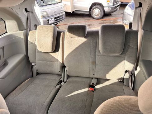 Used 2012 Honda Odyssey LX image 18