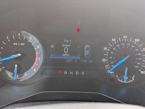 Used 2017 Ford Edge SE image 11