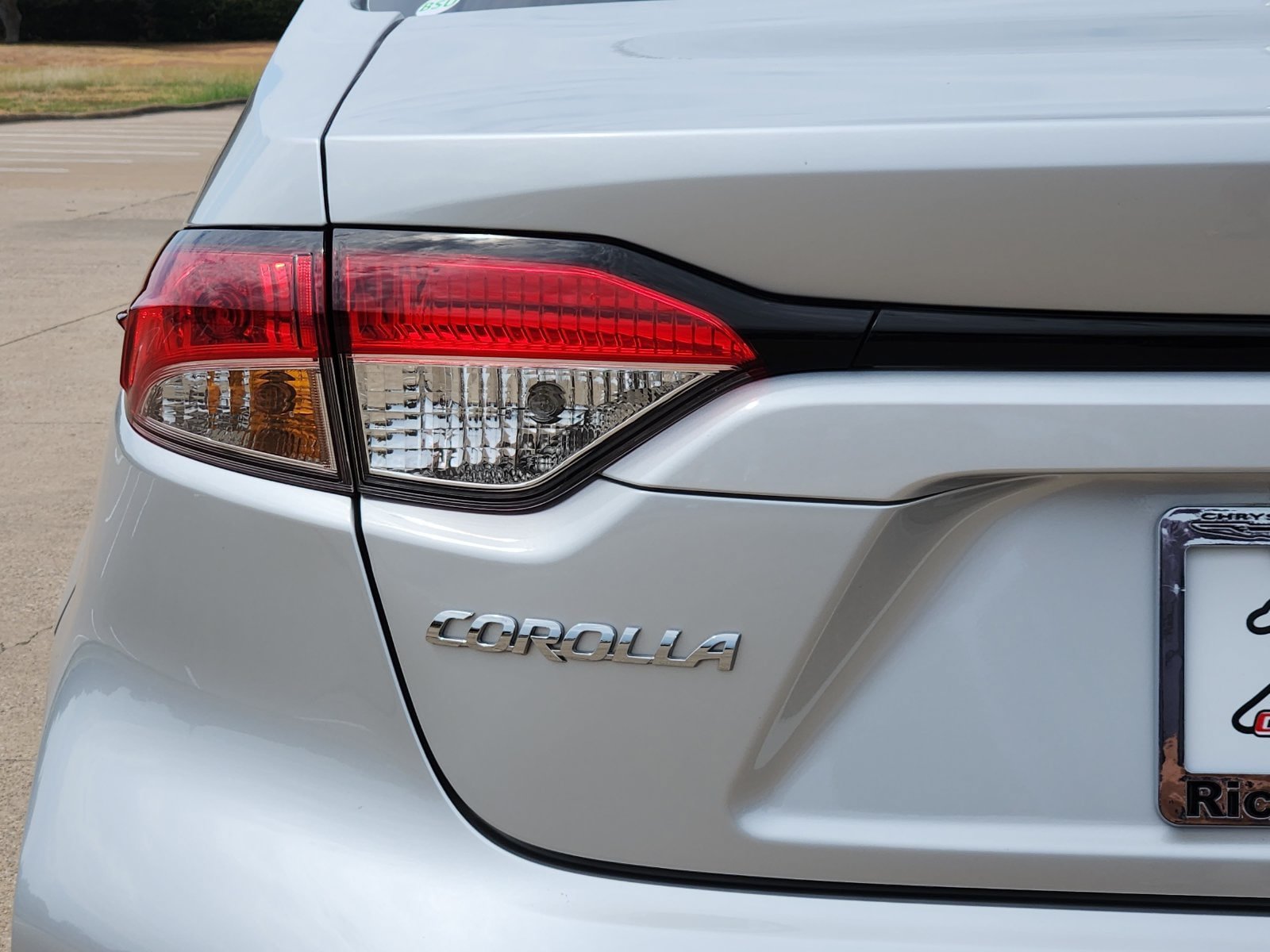 Used 2026 Toyota Corolla LE FWD image 15