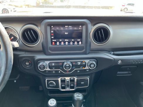 Used 2018 Jeep Wrangler Unlimited Sport S AWD/4WD image 10
