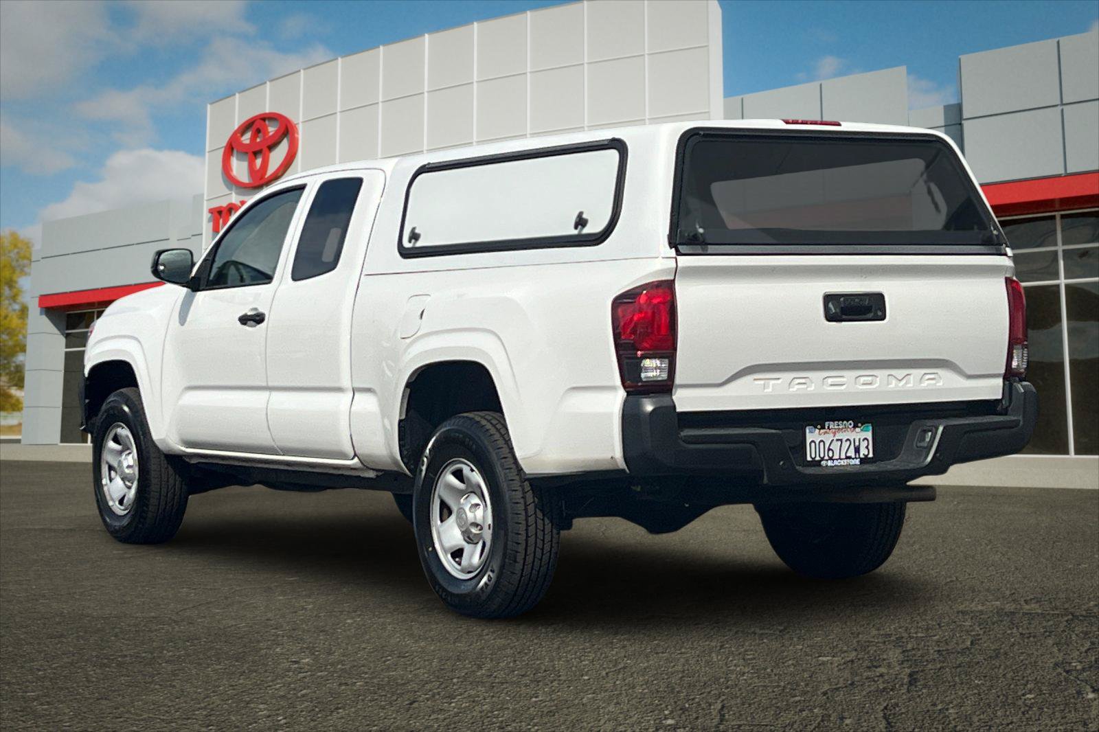 Used 2023 Toyota Tacoma SR RWD image 5