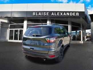Used 2018 Ford Escape SE w/ SE Sport Appearance Package AWD/4WD video 3