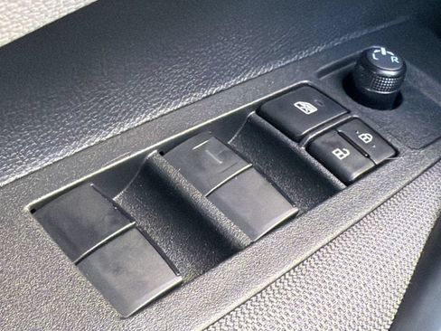 Used 2026 Toyota Corolla LE FWD image 29