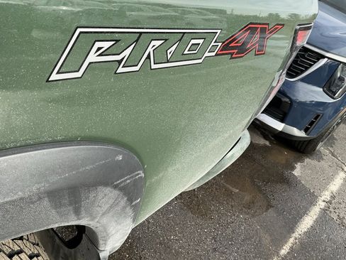 Used 2022 Nissan Frontier PRO-4X image 3