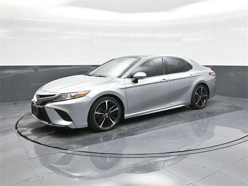Certified 2018 Toyota Camry XSE image 1