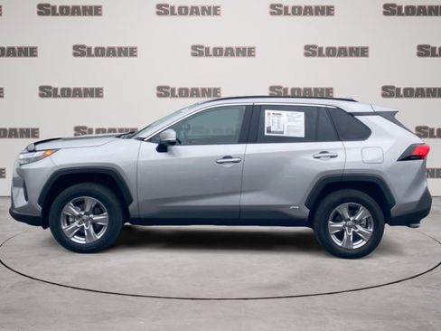 Used 2025 Toyota RAV4 XLE AWD/4WD image 2
