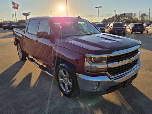 Used 2018 Chevrolet Silverado 1500 LT w/ Texas Edition image 8