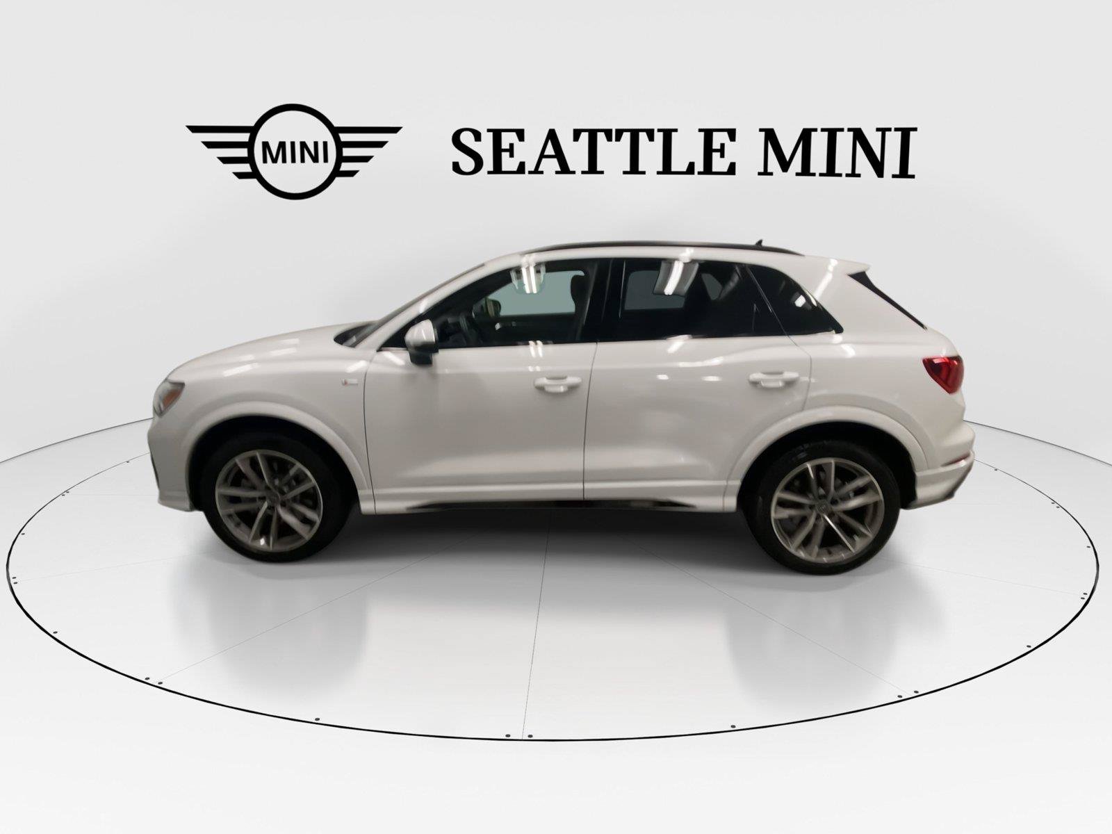 Used 2024 Audi Q3 2.0T Premium AWD/4WD image 7
