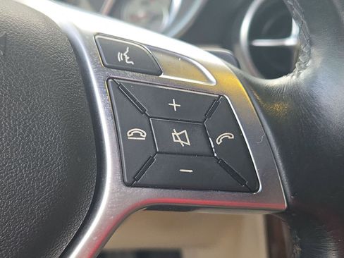 Used 2016 Mercedes-Benz SLK 300 image 13