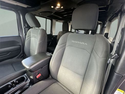 Used 2019 Jeep Wrangler Unlimited Sahara w/ Safety Group AWD/4WD image 14